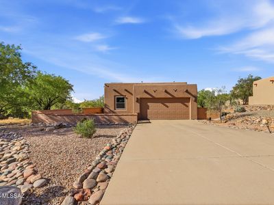 681 E Armor Springs Pl