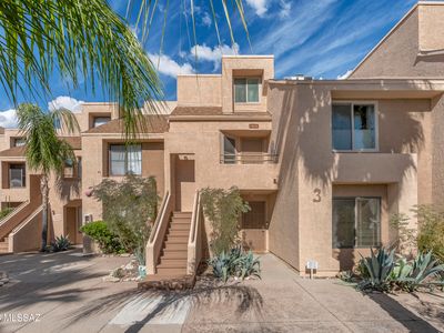 5675 N Camino Esplendora