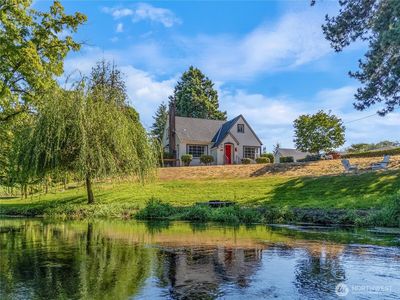 2210 W Pioneer Avenue