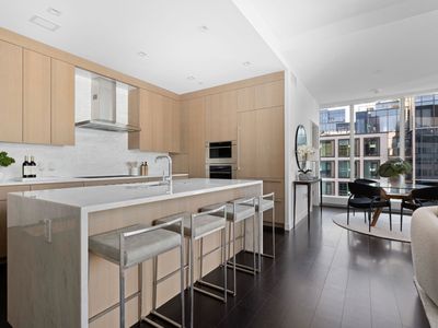 150 Seaport Blvd #20B