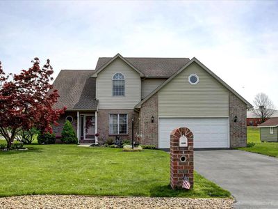 1090 Belair Dr
