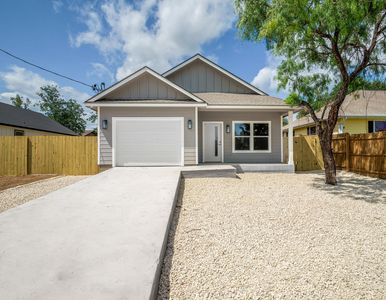 Property at 147 W Pine Dr, Marble Falls, TX