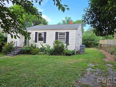 2216 Yadkin Ave