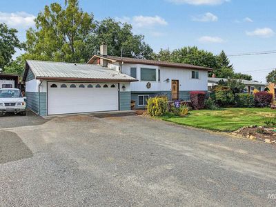 1114 Alder Dr