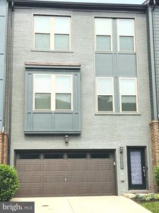 9925 Hopkins Loop