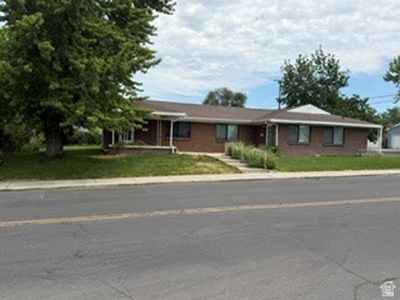 27 E Main St #1-4