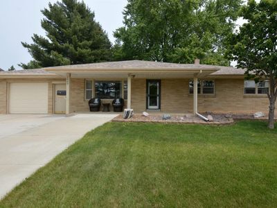 1909 East Memorial Drive