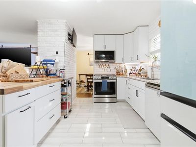 221 Upperville Rd