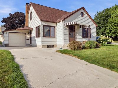 300 St Rose AVENUE