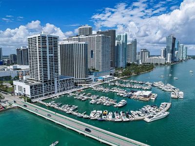 555 NE 15th St APT 15B