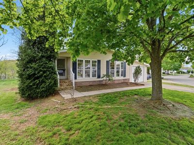 10 Rock Lake Ct N