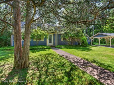 18 Playhouse Lane