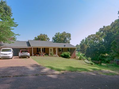 215 Crockett Cir
