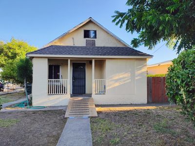 300 W Saxon Avenue