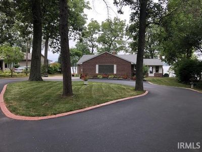 3120 Country Club Dr E