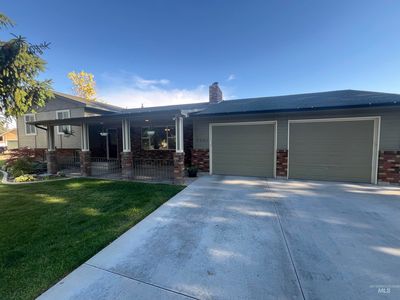3001 Shamrock Ave