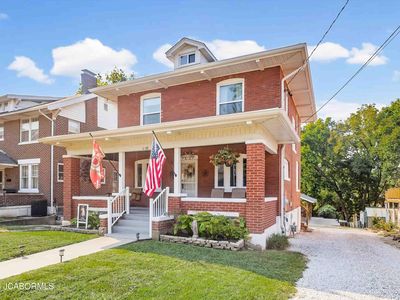 1625 W Main St