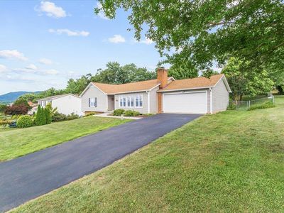 5145 Jonathan Ln