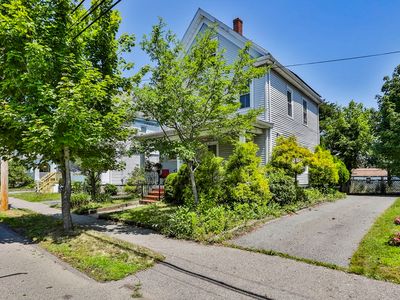 82 Dyer Ave