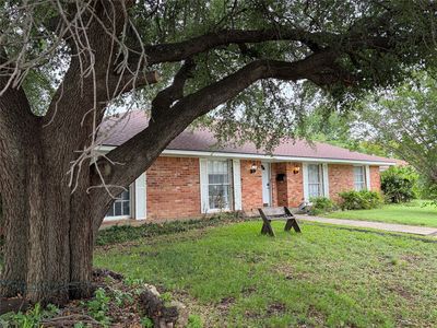 6301 Wheaton Dr