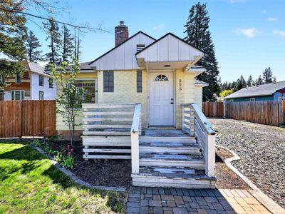 225 W Emma St