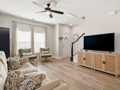 1604 Twin Rivers Dr
