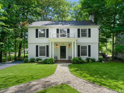 321 Lakeshore Dr