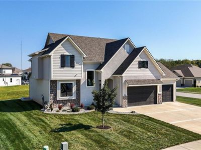 1916 NE Park Ridge Dr