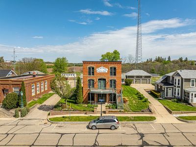 210 W High St