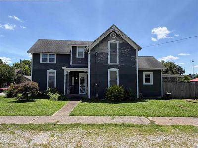 601 W Locust St