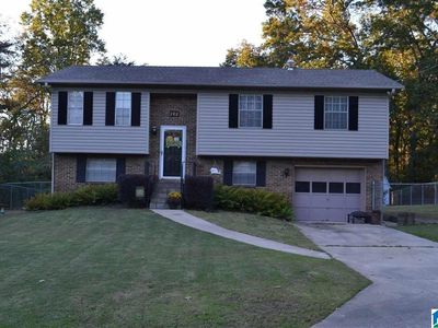 Property at 202 Gardenview Ln, Gardendale, AL