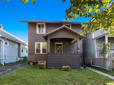 77 Woodside Ave