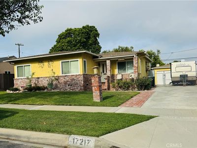 17217 Eastwood Ave