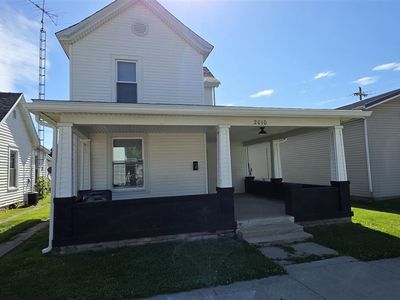 2010 N Grand Ave