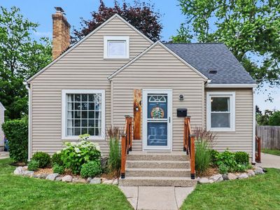 1055 Kelsey St NE