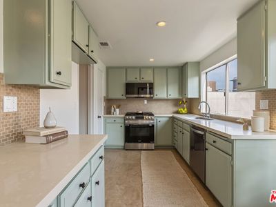 234 N Kenwood St APT 208