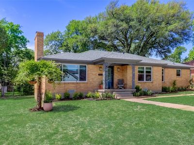 2210 Dugald Pl