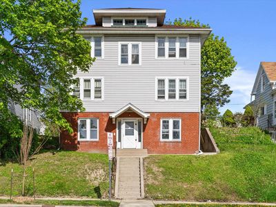 2016 Kinzie AVENUE