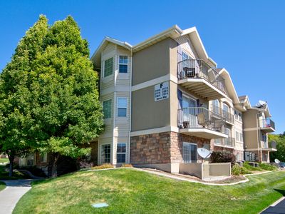 2101 N Aurora Way