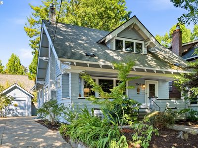 2747 NE 15th Ave