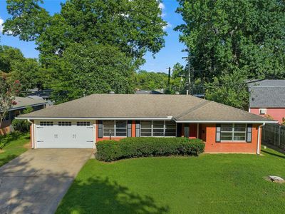 709 Robards St