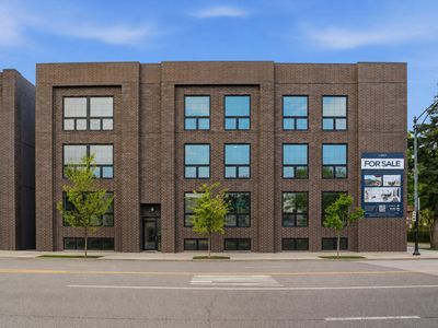5830 N Lincoln Ave #3S