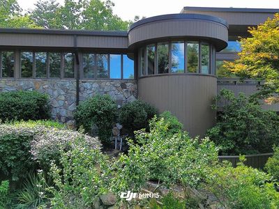 2400 Botany Woods Dr