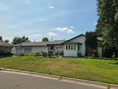 4401 Woodbine Ln