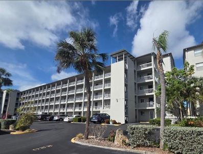 3454 Lake Bayshore Dr #420