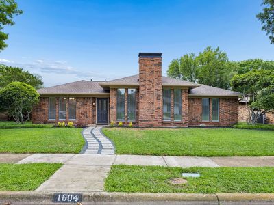 1604 Shadow Moss Way