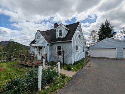 26 Race St
