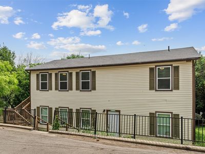 1009-1019 Advance St