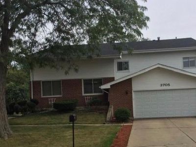 3705 Briar Ln