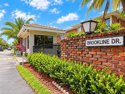 6812 Brookline Dr #6812